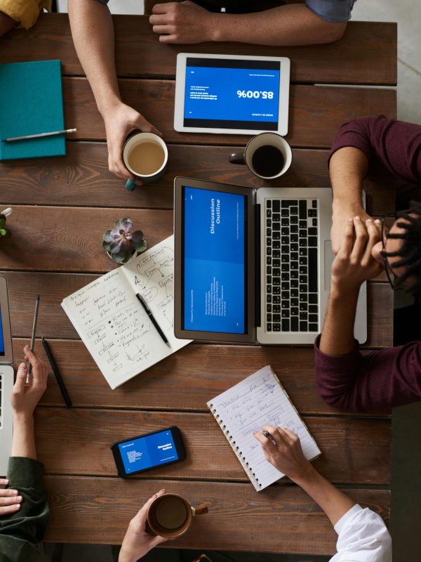 pexels-fauxels-3183165